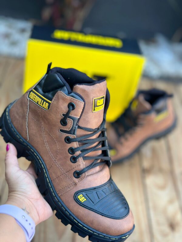 Caterpillar Material Courino
